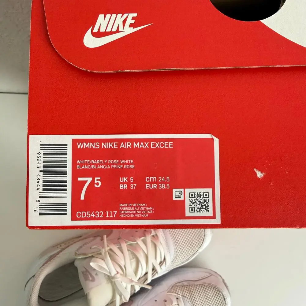 Nike White and Light Pink Air Max Women's Athletic Shoes